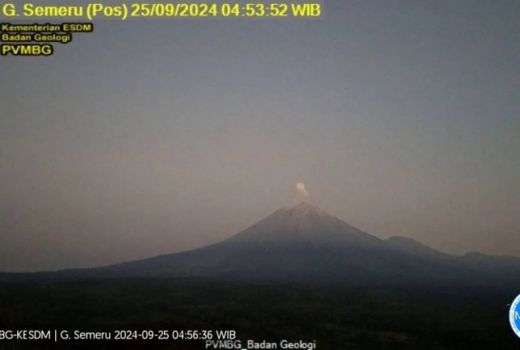 Gunung Semeru Erupsi 10 Kali, Tinggi Letusan hingga 600 Meter - GenPI.co
