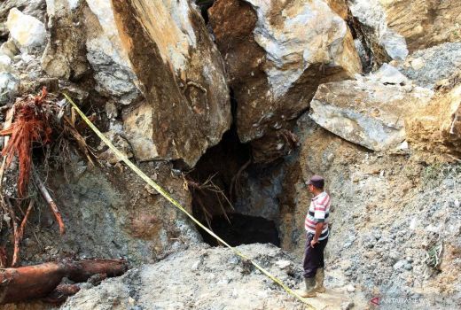 Innalillahi! Longsor di Bekas Tambang Emas di Solok, 15 Orang Meninggal Dunia - GenPI.co