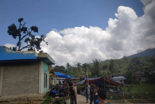 Tim SAR Lanjutkan Pencarian 2 Korban Longsor Bekas Tambang Emas di Solok - GenPI.co