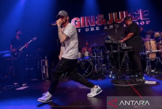 Anak Hamil, Eminem Rilis Video Musik Mengharukan - GenPI.co