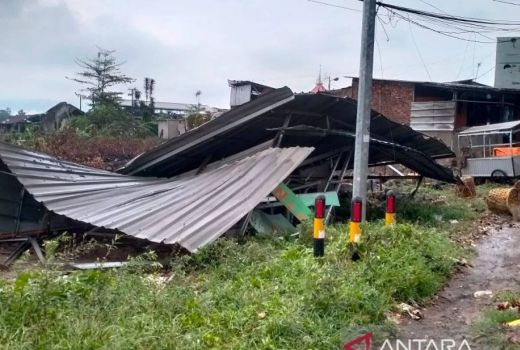Sukabumi Dilanda 24 Kali Bencana Selama Sebulan, Mulai dari Angin Kencang hingga Banjir - GenPI.co