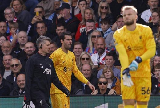 Update Cedera Alisson Becker yang Jadi 'Tumbal' Kemenangan Liverpool - GenPI.co