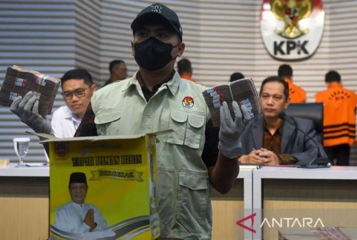 Jadi Tersangka Kasus Suap oleh KPK, Gubernur Kalsel Ajukan Gugatan Praperadilan - GenPI.co