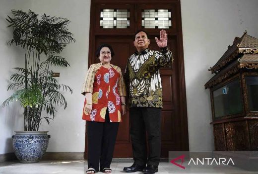Pakar Sebut Kelakar Dasi Merah Isyaratkan Prabowo Tahu Bakal Diundang PDIP - GenPI.co