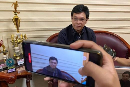 Bapak Anak Pengasuh Ponpes Pelaku Pencabulan Santri di Trenggalek Divonis 9 Tahun Penjara - GenPI.co