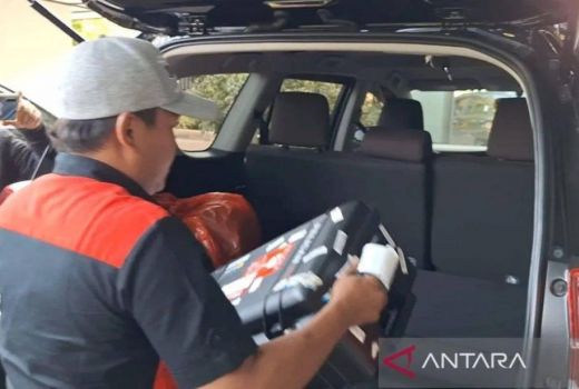 KPK Sita Sejumlah Dokumen saat Geledah Kantor Dinas Peternakan Jatim - GenPI.co