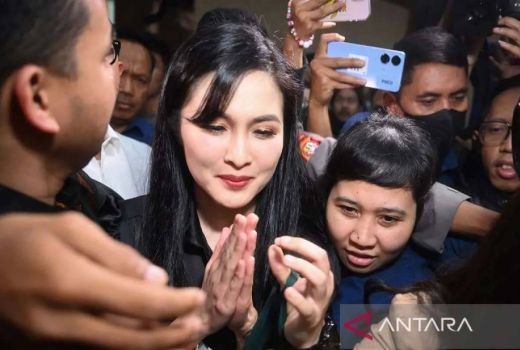 Pernah Sakit Kulit, Sandra Dewi: Stres, Muka Penuh Nanah - GenPI.co