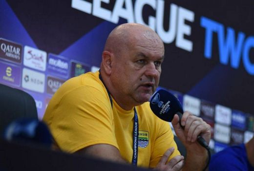 Bojan Hodak Buka Suara soal Kartu Merah Dimas Drajad di Laga Persib vs Lion City - GenPI.co