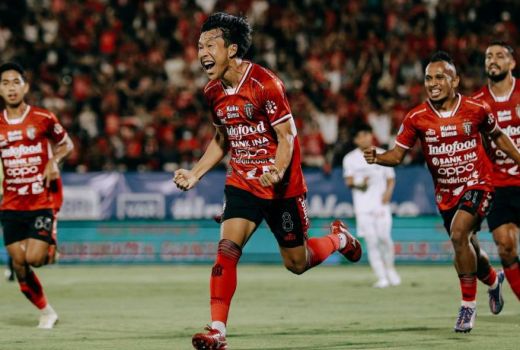 Tundukkan Persis Solo, Bali United Rebut Puncak Klasemen Liga 1 - GenPI.co