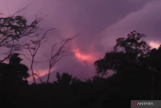 Gunung Lewotobi Laki-Laki Erupsi, Muntahkan Abu Vulkanik Setinggi 9 Km - GenPI.co