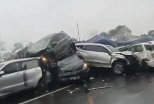 Astaga! Kecelakaan Beruntun di Tol Cipularang, Ini Penyebabnya - GenPI.co