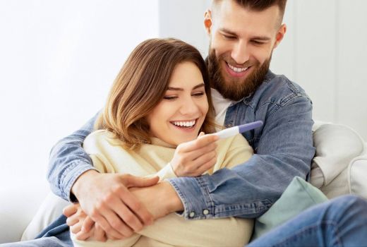 Cara Menarik bagi Pasangan untuk Mengumumkan Kehamilan - GenPI.co