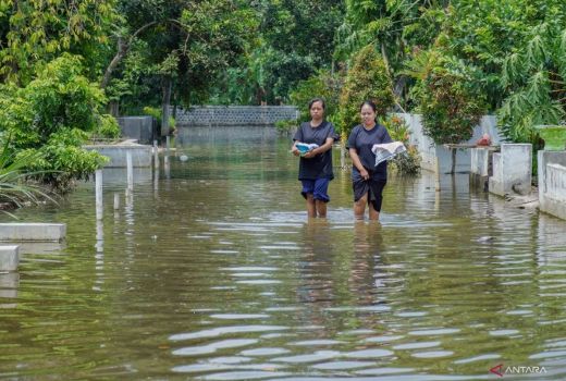 BMKG: Masyarakat Diminta Waspada Hujan Lebat saat Libur Nataru - GenPI.co