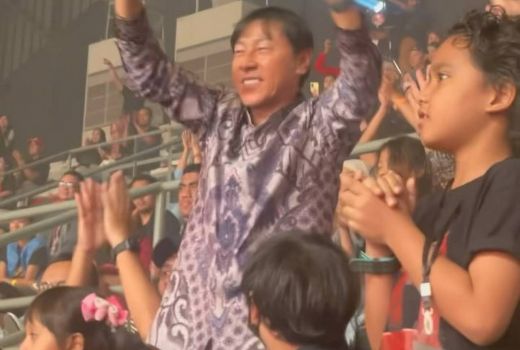 Hadir di Perayaan Konser Kotak 2 Dekade, Shin Tae Yong Bikin Meriah Gelora Bung Karno - GenPI.co