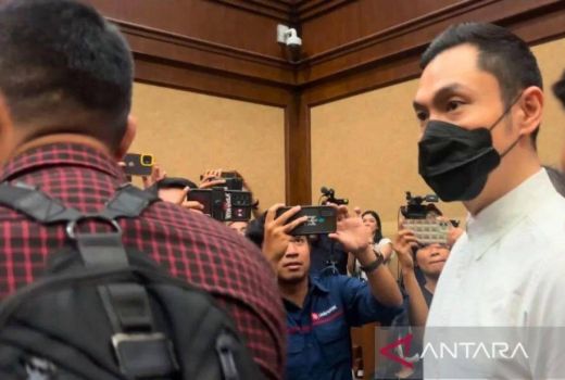 Berbelit-belit di Sidang, Harvey Moeis Dituntut 12 Tahun Penjara - GenPI.co