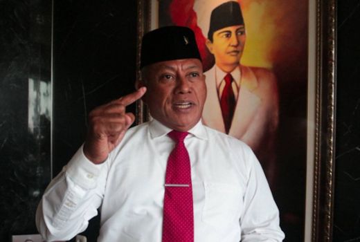 Komarudin Watubun Sebut Ada Rekayasa Politik Terkait Kabar Hasto Jadi Tersangka - GenPI.co