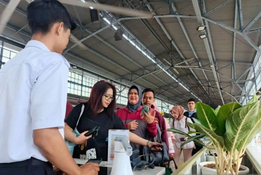 18,192 Juta Orang Naik Kereta Api saat Libur Natal dan Tahun Baru 2025 - GenPI.co