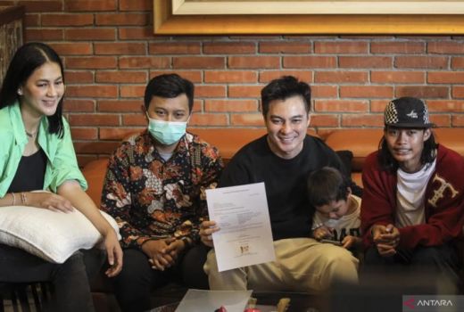 Baim Wong Ungkap Momen Sebelum Ayah Meninggal, Sedang Gendong Anak - GenPI.co