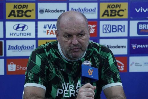 Jamu Dewa United, Pelatih Persib Bandung: Kami Ingin Menang! - GenPI.co