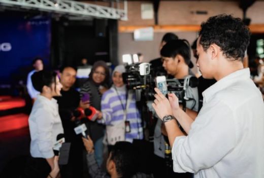 Kisah Cinta Prilly Latuconsina dan Omara Esteghlal, Sempat Pisah Sangat Lama - GenPI.co