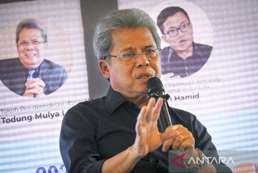 Todung Duga KPK Langgar Hukum soal Penetapan Hasto Kristiyanto Jadi Tersangka - GenPI.co