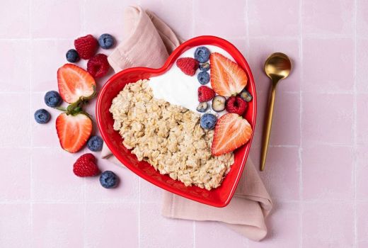 Oatmeal Campur Buah Beri Bisa Jadi Camilan Sehat untuk Melindungi Jantung - GenPI.co