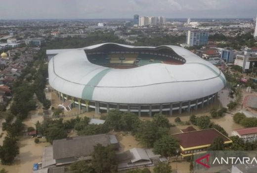 Stadion Patriot Kebanjiran, Laga Persija vs PSIS Harus Ditunda - GenPI.co