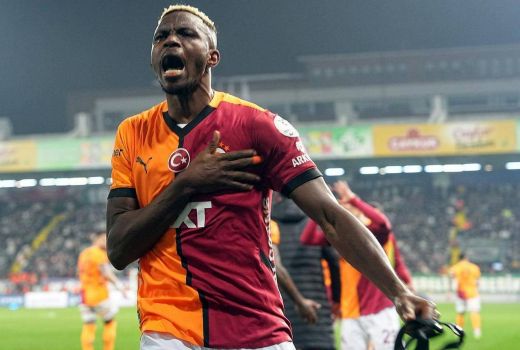 Manchester United Incar Victor Osimhen, Rasmus Hojlund Jadi Tumbal - GenPI.co