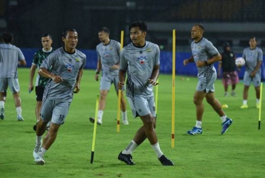Lupakan Persebaya, Persib Fokus Hadapi Persik Kediri - GenPI.co
