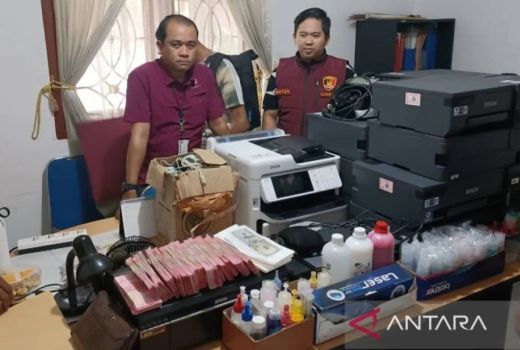 Polri Gerebek Pabrik Uang Palsu di Bogor, 5 Pelaku Ditangkap - GenPI.co