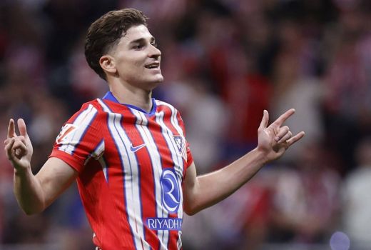 Julian Alvarez, Calon Penerus Robert Lewandowski di Barcelona - GenPI.co