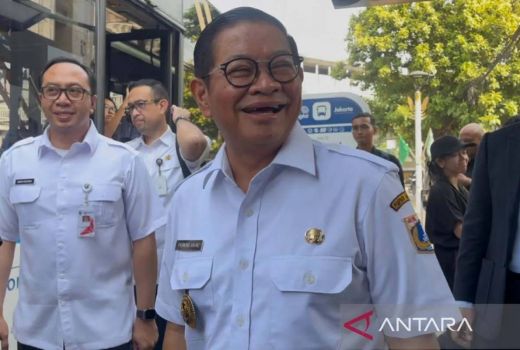 Ikuti Aturan Naik Transportasi Umum, Pramono Anung: Menyenangkan - GenPI.co