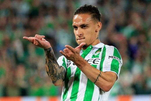 Cetak Gol Spektakuler ke Gawang Fiorentina, Antony Banjir Pujian - GenPI.co