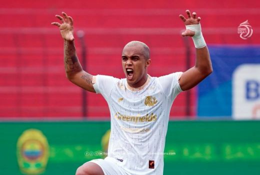 Arema FC Lepas 2 Pemain Asing Andalan Jelang Akhir Musim - GenPI.co