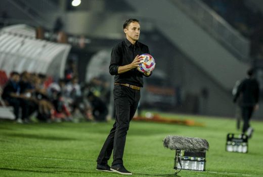 Ogah Remehkan Persik, Pelatih Persebaya Surabaya: Kami Berjuang Naik Papan Atas - GenPI.co