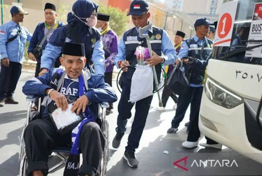 Bukti Nyata Haji Ramah Lansia, Ribuan Calon Haji Tiba di Madinah - GenPI.co
