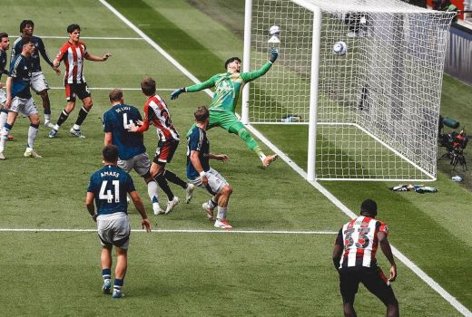 Dibungkam Brentford, Manchester United Perpanjang Rekor Buruk - GenPI.co