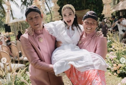 Luna Maya Resmi Menikah dengan Maxime Bouttier, Maskawin Emas 7,5 Gram - GenPI.co