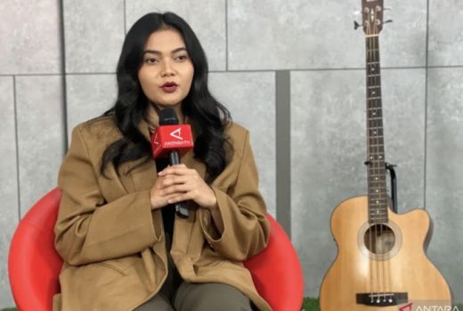Garap Lagu Baru, Citra Scholastika Rajin Buka KBBI - GenPI.co