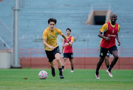 Paul Munster Ingin Persebaya Haus Gol saat Lawan Semen Padang - GenPI.co
