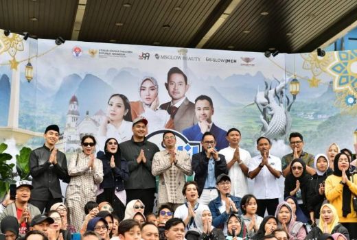 Menpora Dito Melepas Mudik Gratis Bersama MS Glow 2025 Di Kemenpora - GenPI.co