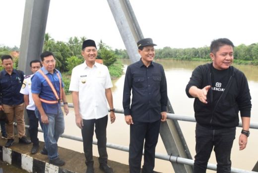 Gubernur Herman Deru Bergerak Cepat Atasi Jalan Terbengkalai Penghubung Muara Enim-Pali-Prabumulih - GenPI.co