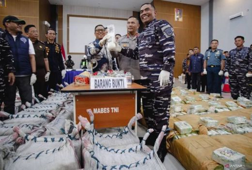 Selundupkan 1,9 Ton Sabu-Sabu dan Kokain di Kepri, 5 WNA Naik Kapal Thailand Dikukut - GenPI.co