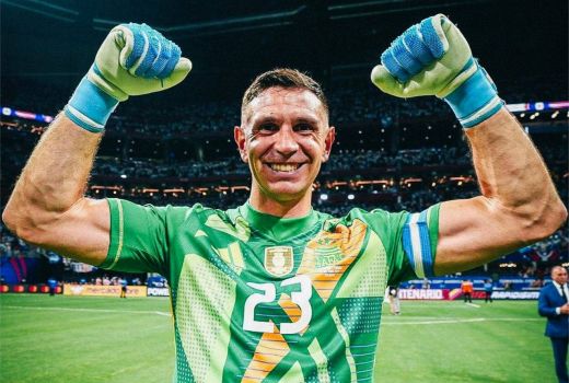 Jual Andre Onana, Manchester United Datangkan Emiliano Martinez - GenPI.co