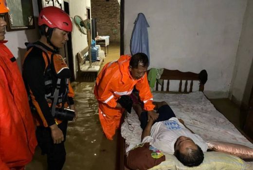 Banjir di Trenggalek, 7 Rumah Warga Terisolasi dan 11 KK Terdampak - GenPI.co