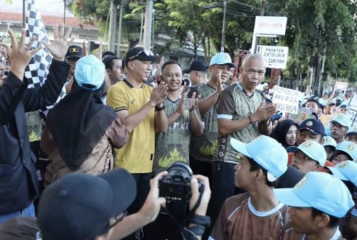JAM Intel Kejagung Reda Manthovani Jalan Sehat Bareng Ribuan Disabilitas, Rekor MURI - GenPI.co
