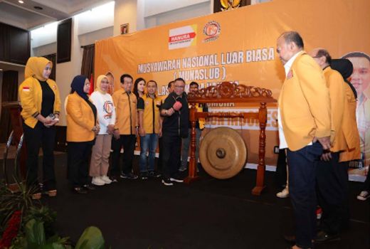 Beri Semangat Kader Laskar Muda Hanura, OSO: Setua Ini Saya Masih Petarung - GenPI.co