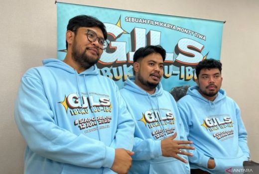 Review Film GJLS: Ibuku Ibu-Ibu, Komedinya Menguras Emosi - GenPI.co