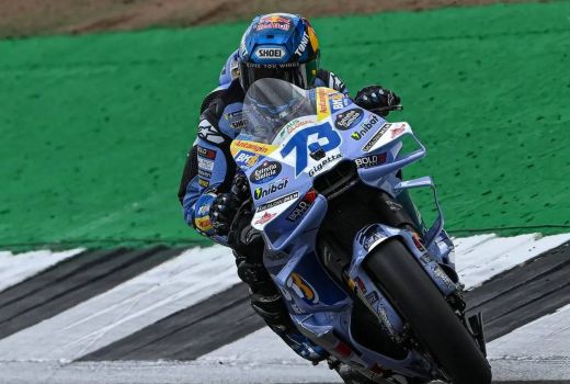 Kalahkan Marc Marquez di Sprint Race MotoGP Inggris 2025, Alex Marquez: Saya Senang! - GenPI.co