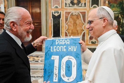 Napoli Rayakan Juara Serie A Italia 2024/25 dengan Bertemu Paus Leo XIV - GenPI.co